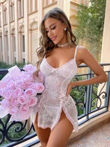 Slips con encaje floral con diseño de lazo con tanga